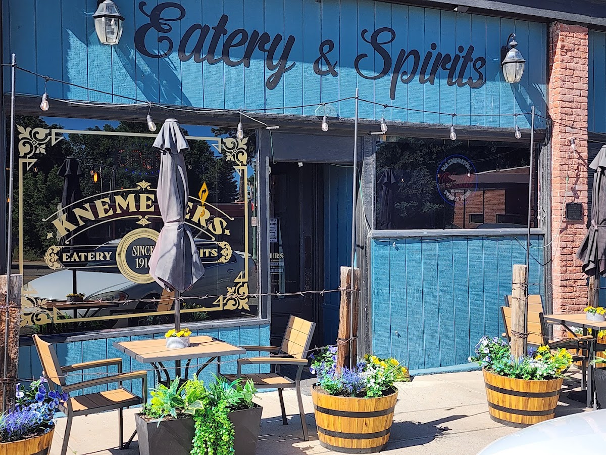 Knemeyers Eatery & Spirits